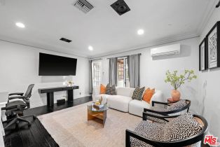 Single Family Residence, 17230 Silver ln, Encino, CA 91316 - 27