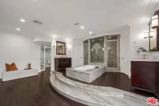 Single Family Residence, 17230 Silver ln, Encino, CA 91316 - 16