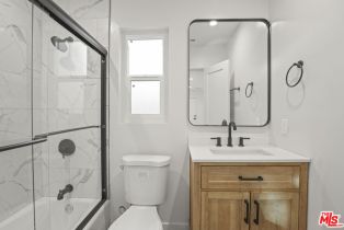 , 2521 10th St, Santa Monica, CA 90405 - 9