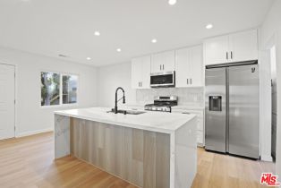 , 2521 10th St, Santa Monica, CA 90405 - 2