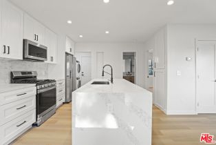 , 2521 10th St, Santa Monica, CA 90405 - 6