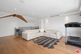 Single Family Residence, 16015 Valley Wood rd, Sherman Oaks, CA 91403 - 30