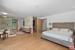 Single Family Residence, 16015 Valley Wood rd, Sherman Oaks, CA 91403 - 16