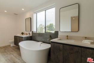 Single Family Residence, 11627 Colfax Meadow ln, Studio City, CA 91604 - 28