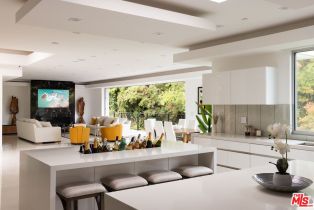 Single Family Residence, 1124 Summit dr, Beverly Hills, CA 90210 - 10