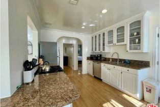 , 834 Lincoln blvd, Santa Monica, CA 90403 - 7