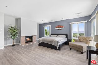 Single Family Residence, 22449 Cass ave, Woodland Hills, CA 91364 - 12