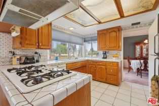 Single Family Residence, 10714 Sunnybrae ave, Chatsworth, CA 91311 - 4