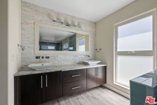 Single Family Residence, 1352 Palms blvd, Venice, CA 90291 - 13