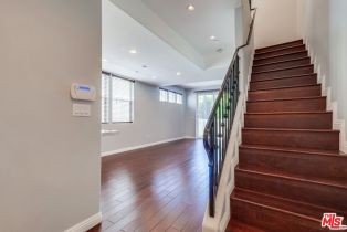 Condominium, 14806 Burbank blvd, Sherman Oaks, CA 91411 - 5