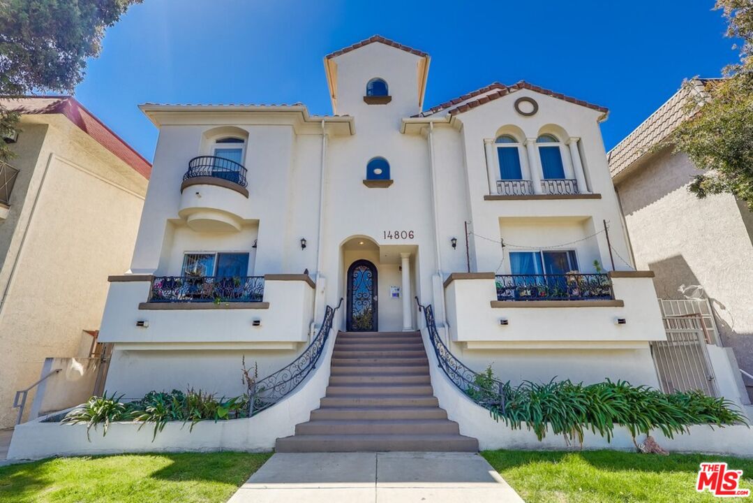 Condominium, 14806 Burbank blvd, Sherman Oaks, CA 91411 - 1