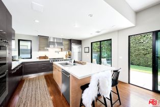 Single Family Residence, 2329 Clement ave, Venice, CA 90291 - 7