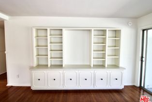 , 23431 Clarendon st, Woodland Hills, CA 91367 - 7