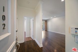 Condominium, 2031 Bentley ave, Westwood, CA 90025 - 2