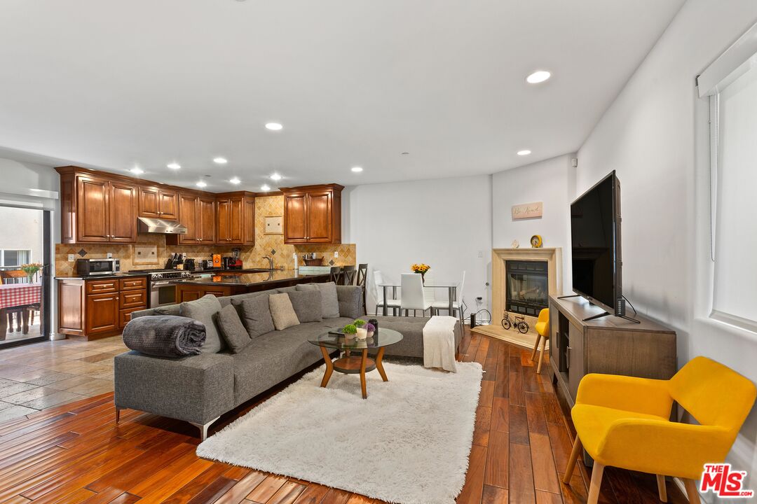 , 1146 HACIENDA pl, West Hollywood , CA 90069 - 1