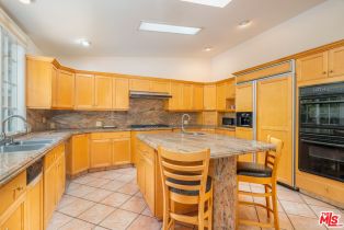 Single Family Residence, 10160 Cielo dr, Beverly Hills, CA 90210 - 9