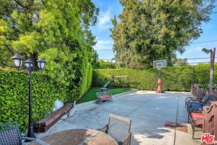 Single Family Residence, 10321 Rochester ave, Westwood, CA 90024 - 24
