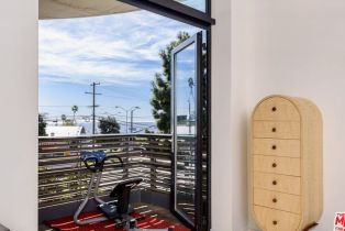 , 17351 Sunset blvd, Pacific Palisades, CA 90272 - 6