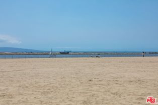 Single Family Residence, 4 Yawl st, Marina Del Rey, CA 90292 - 4