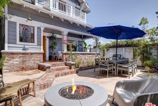 Single Family Residence, 111 Dudley ave, Venice, CA 90291 - 2