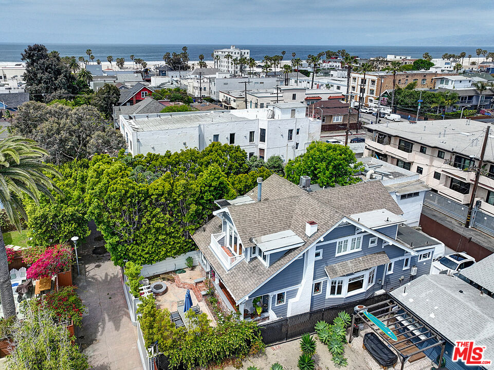 Single Family Residence, 111 Dudley ave, Venice, CA 90291 - 1