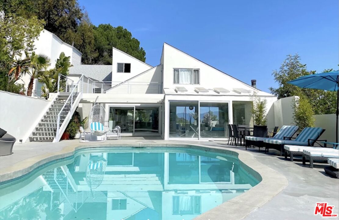 , 3210 Coldwater Canyon ln, Beverly Hills, CA 90210 - 1