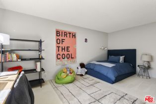 Single Family Residence, 2252 Gloaming way, Beverly Hills, CA 90210 - 9