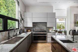 Single Family Residence, 1729 Angelo dr, Beverly Hills, CA 90210 - 7