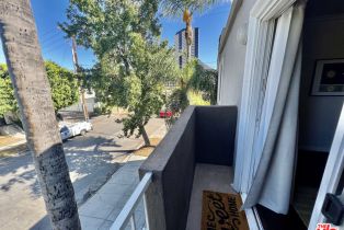 , 355 Maple st, Burbank, CA 91505 - 5