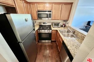 , 355 Maple st, Burbank, CA 91505 - 7