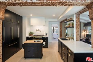 Single Family Residence, 3100 Coldwater Canyon ave, Studio City, CA 90210 - 9