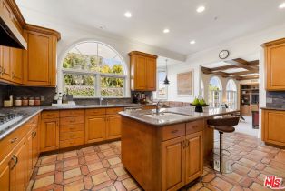 Single Family Residence, 332 Mccarty dr, Beverly Hills, CA 90212 - 7