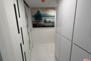 , 201 Ocean ave, Santa Monica, CA 90402 - 8