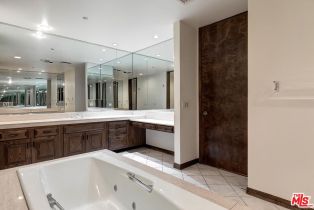 Condominium, 300 Swall dr, Beverly Hills, CA 90211 - 15