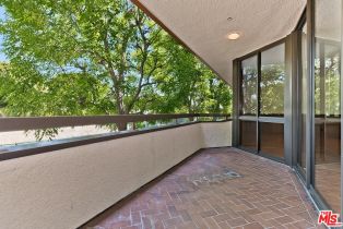 Condominium, 300 Swall dr, Beverly Hills, CA 90211 - 7