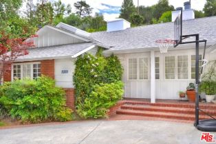 , 4031 Hollyline ave, Sherman Oaks, CA 91423 - 2