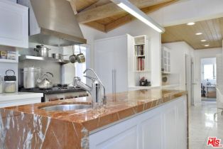 , 4031 Hollyline ave, Sherman Oaks, CA 91423 - 13