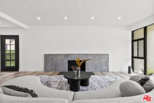 , 130 Le Doux rd, Beverly Hills, CA 90211 - 3