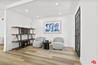 , 130 Le Doux rd, Beverly Hills, CA 90211 - 4