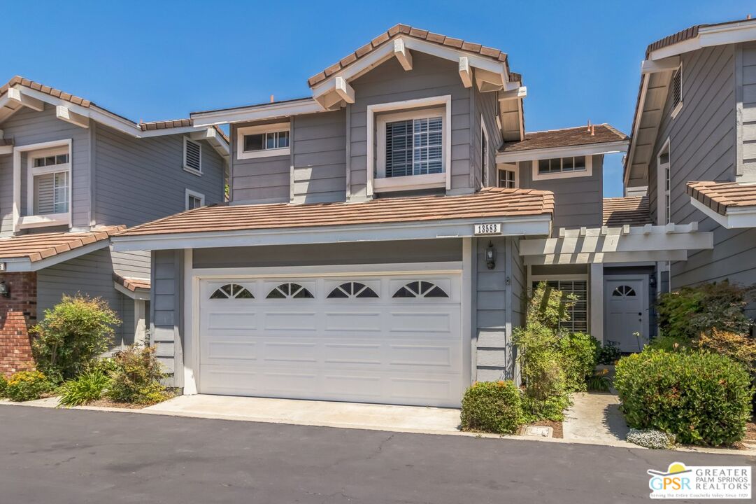 Townhouse, 13583 Almond st, Tustin, CA 92782 - 1