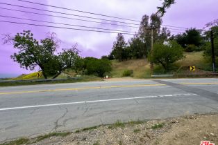 , 1 Topanga Canyon blvd, Woodland Hills, CA 91364 - 3