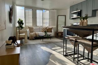 Condominium, 14  Mast St, Marina Del Rey, CA  Marina Del Rey, CA 90292