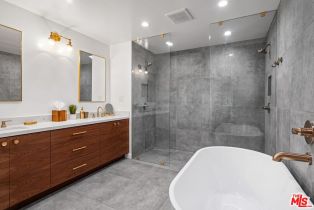 Single Family Residence, 15257 Encanto dr, Sherman Oaks, CA 91403 - 23