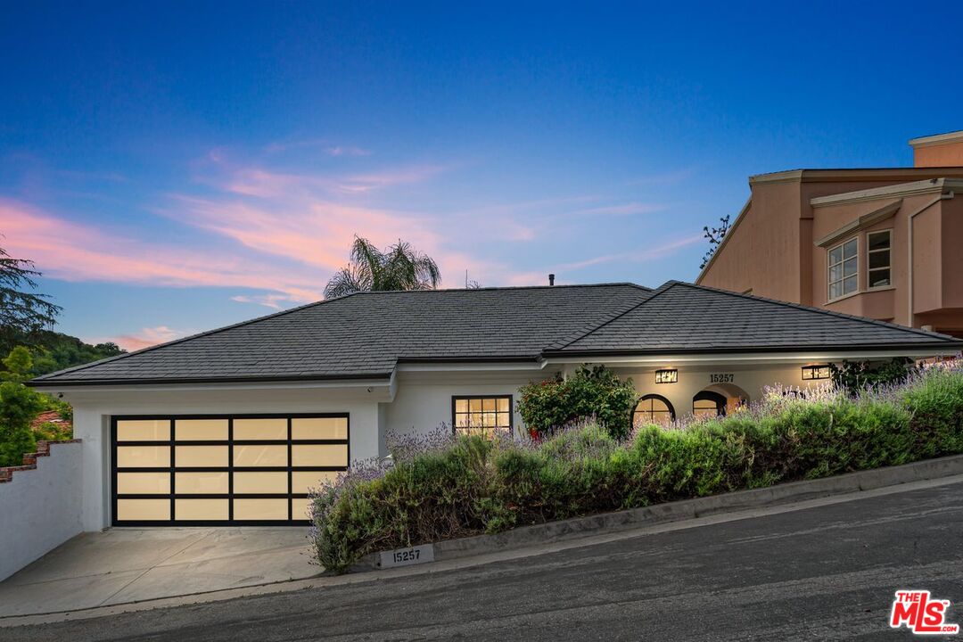 Single Family Residence, 15257 Encanto dr, Sherman Oaks, CA 91403 - 1