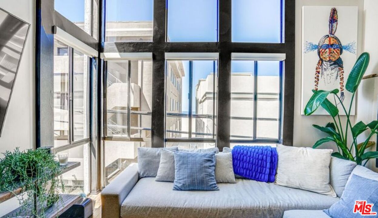 Condominium, 14 Mast st, Marina Del Rey, CA 90292 - 1