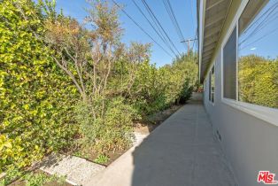 , 22563 Tiara st, Woodland Hills, CA 91367 - 9