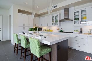 , 12698 Sandhill ln, Playa Vista, CA 90094 - 5