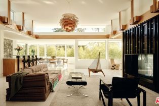 Single Family Residence, 1061 Loma Vista dr, Beverly Hills, CA 90210 - 4