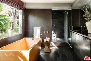 Single Family Residence, 1135 Ravoli dr, Pacific Palisades, CA 90272 - 17