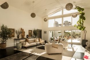Single Family Residence, 1135 Ravoli dr, Pacific Palisades, CA 90272 - 3